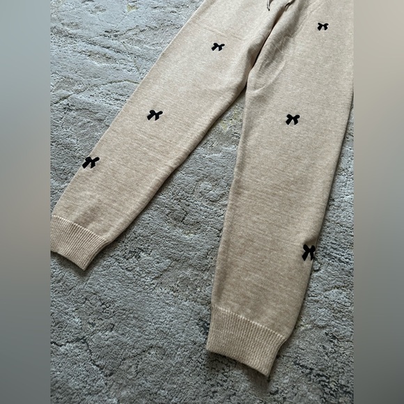 Bow Knit Set - New! - Picture 12 of 14